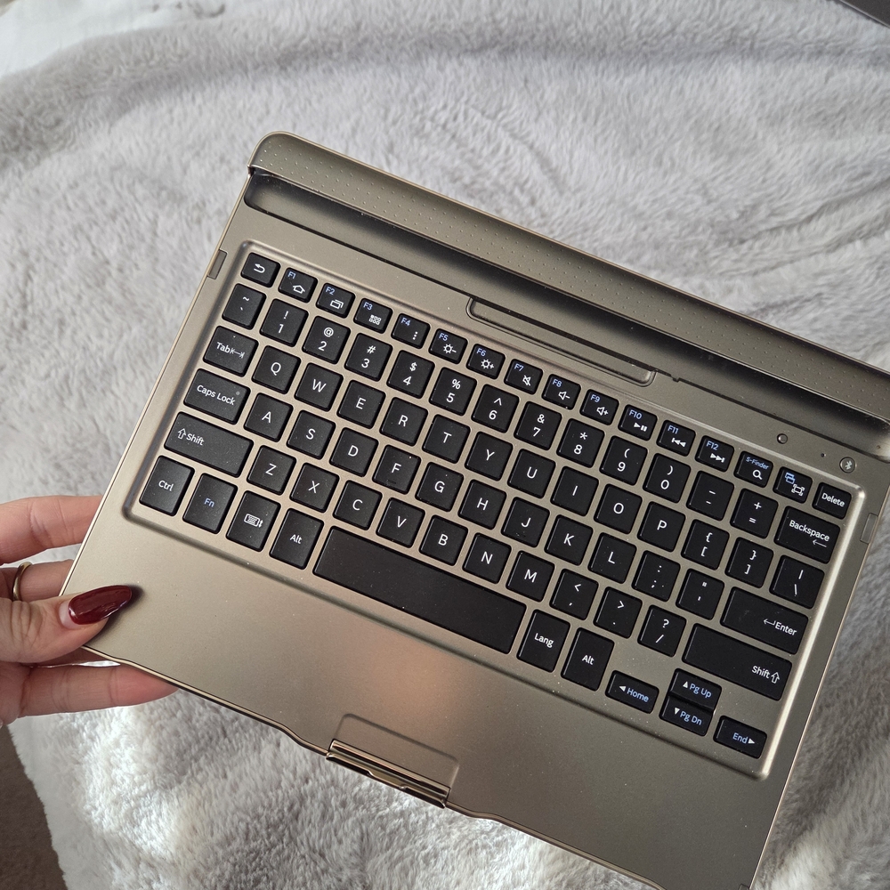 Samsung Metallic Tablet Cover